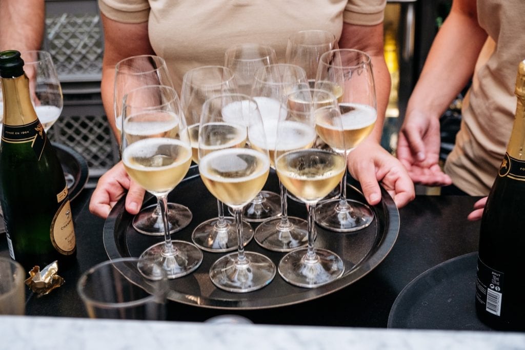 10 Facts that a Champagne Girl needs to Know about Champagne